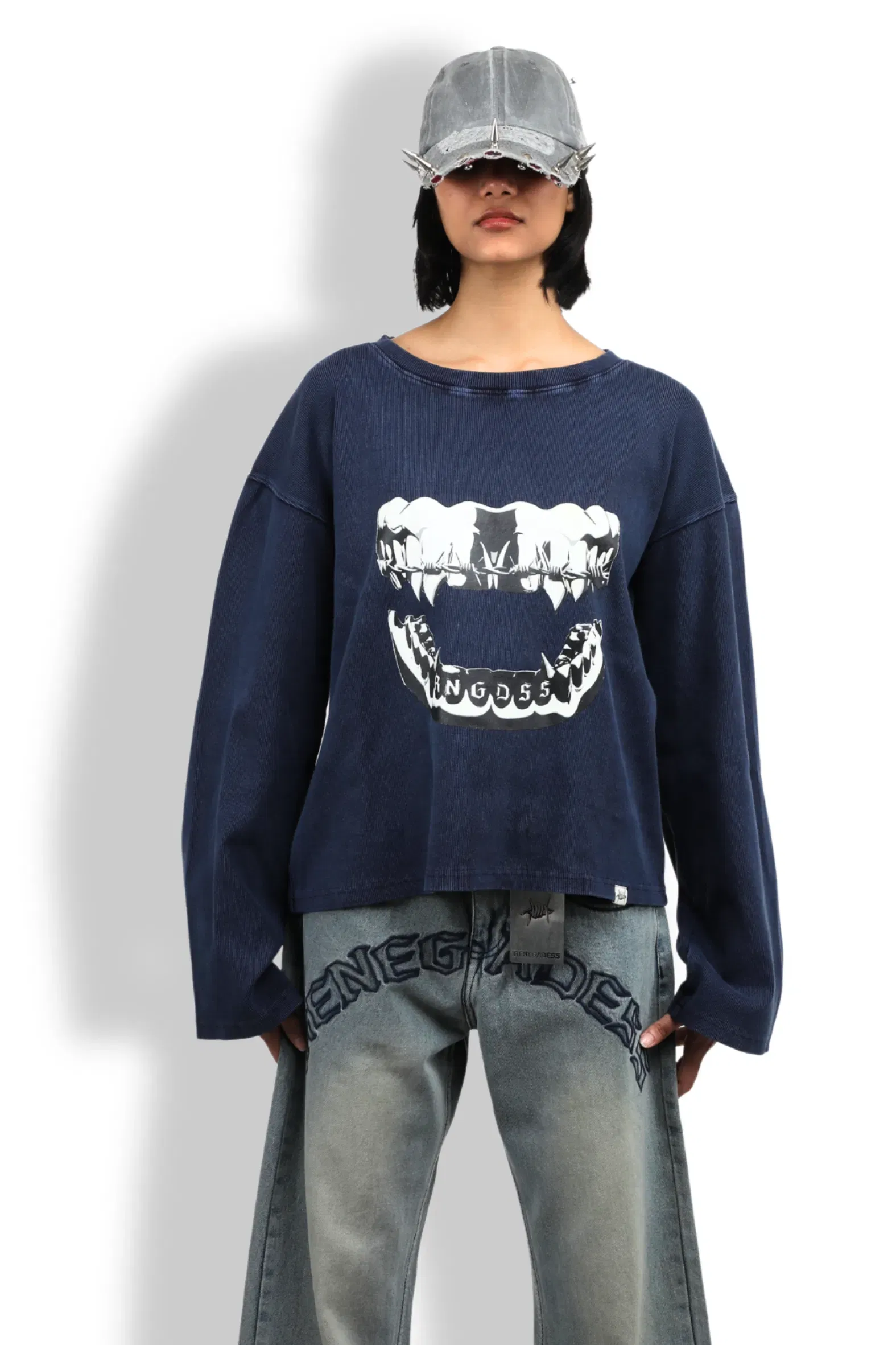 Escaped Fangs Pullover