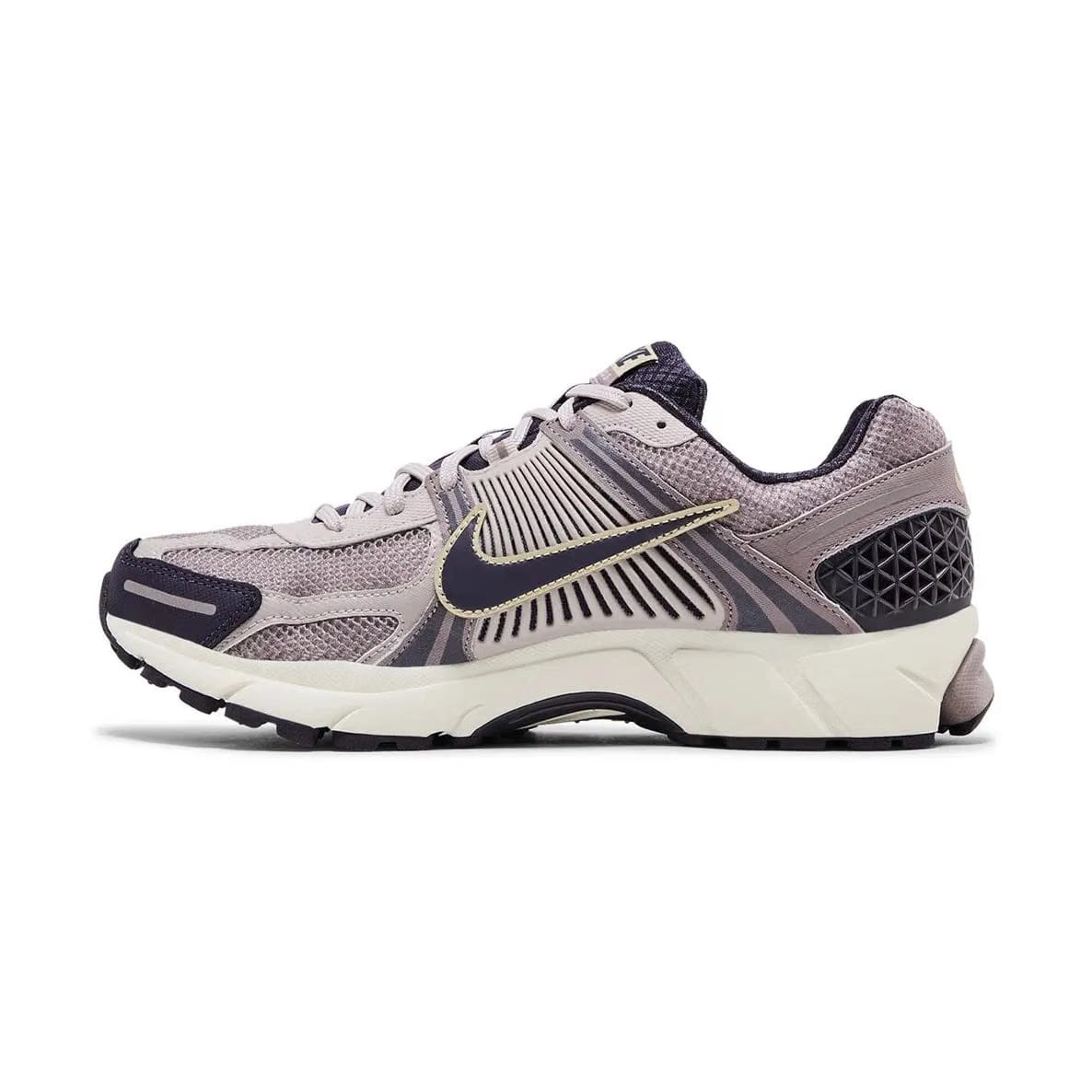 Nike Zoom Vomero 5 Platinum Violet