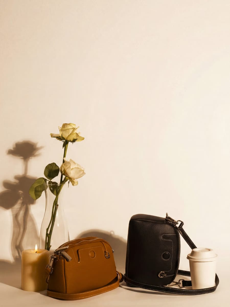 Pouche -Ladies Leather Crossbody bag, Black