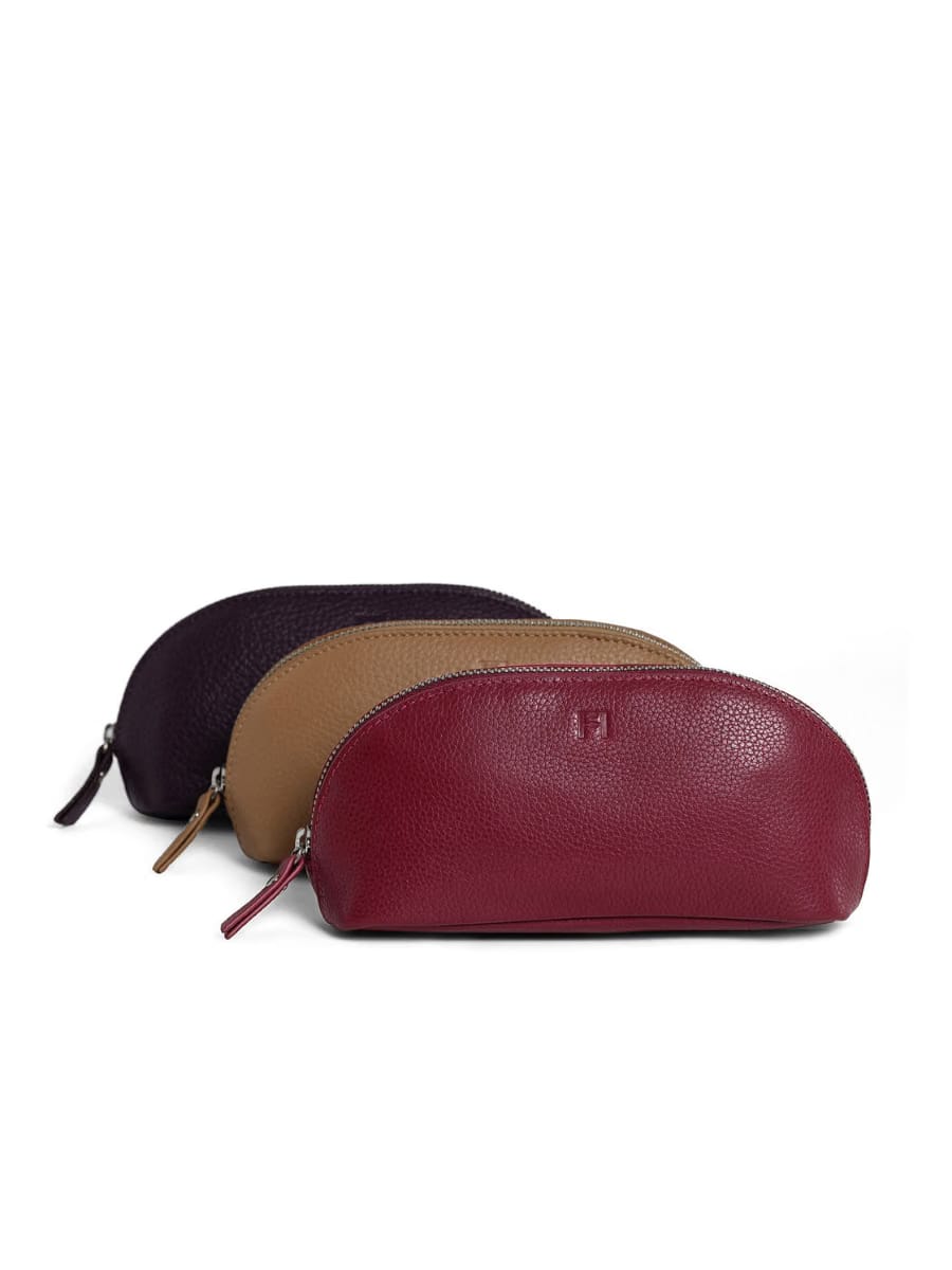 Aero Utility Case, Leather | Blackberry wine
