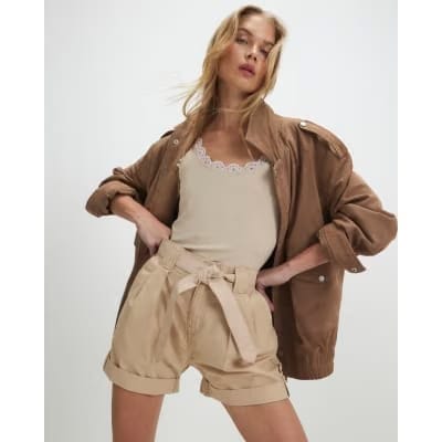 Beige Guernsey Belt Detail Short