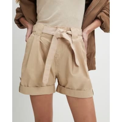 Beige Guernsey Belt Detail Short