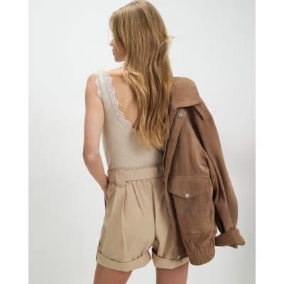 Beige Guernsey Belt Detail Short