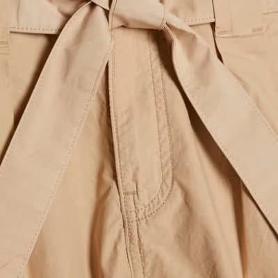 Beige Guernsey Belt Detail Short
