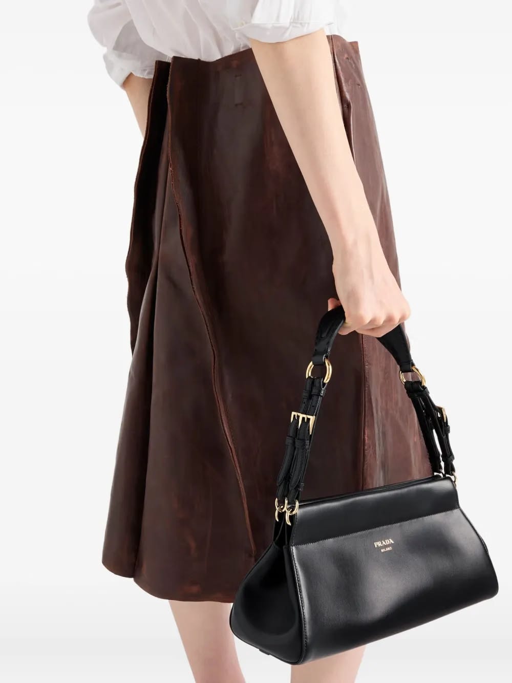 medium Enchaîné leather shoulder bag