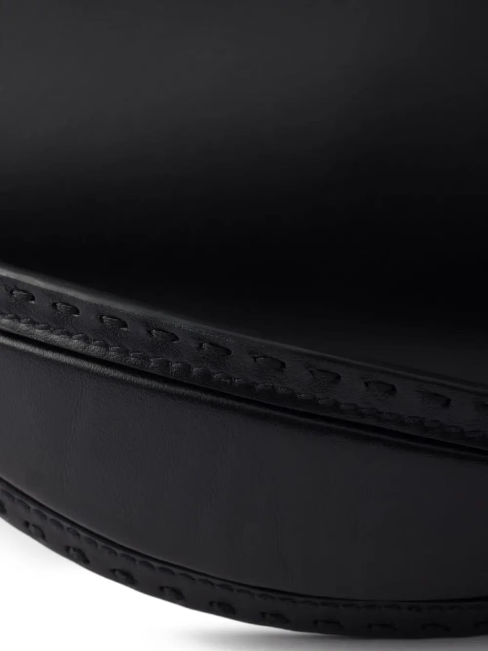 medium Enchaîné leather shoulder bag