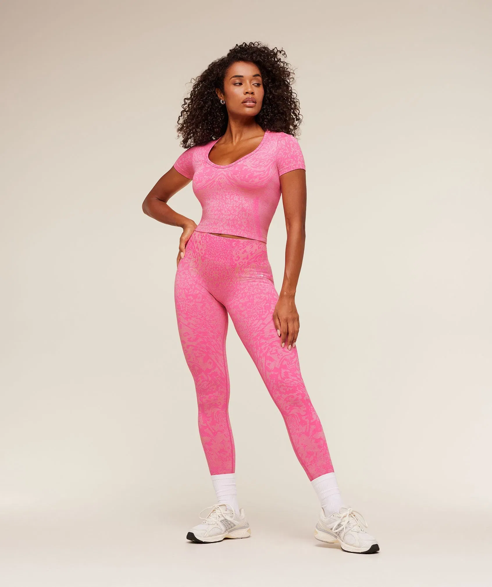 Gymshark Adapt Animal X Whitney Short Sleeve Top - Electric Pink / Sorbet Yellow