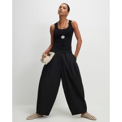 Black Sleeveless Scoop Neck Vest Top