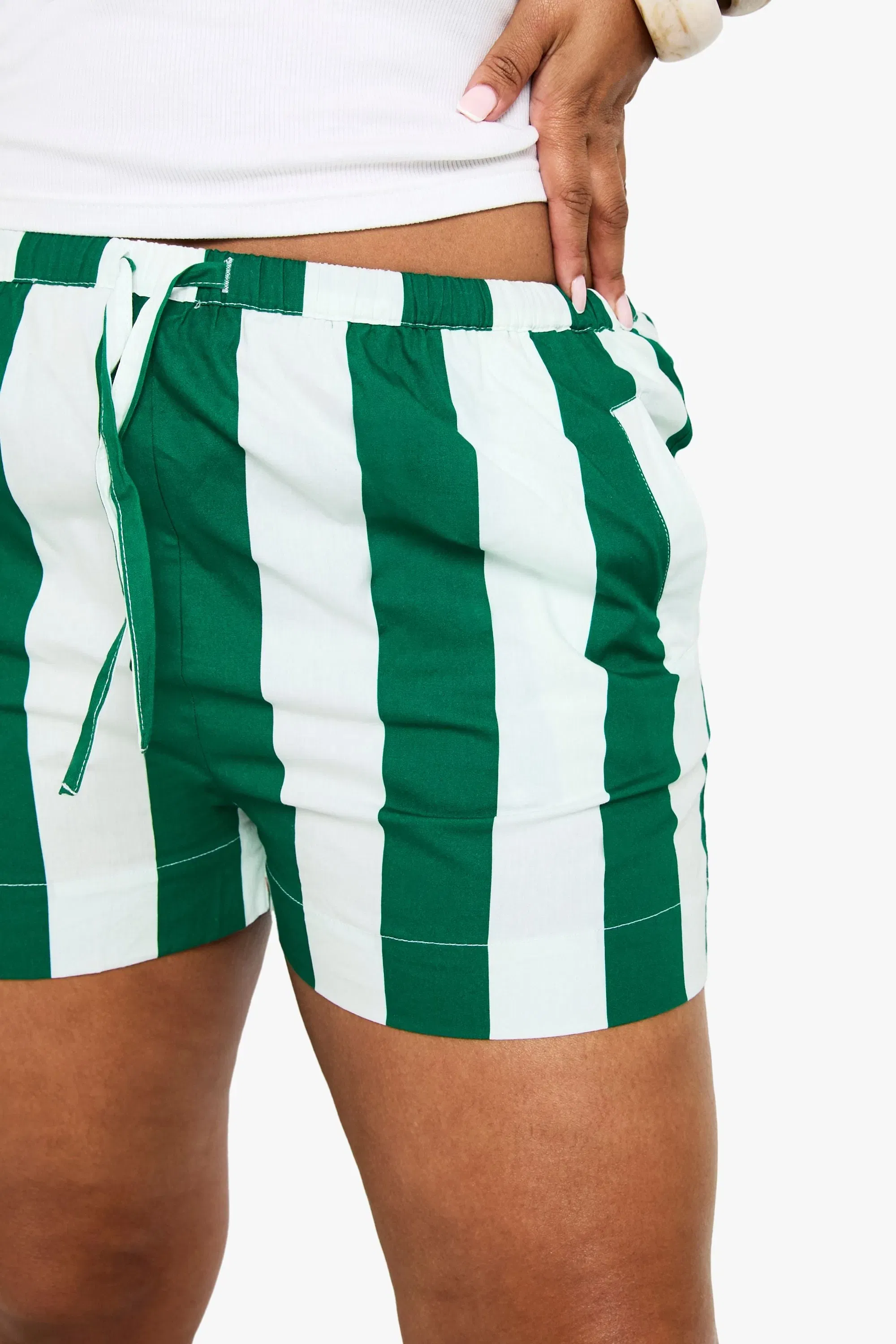 Plus Wide Stripe Woven Flippy Shorts