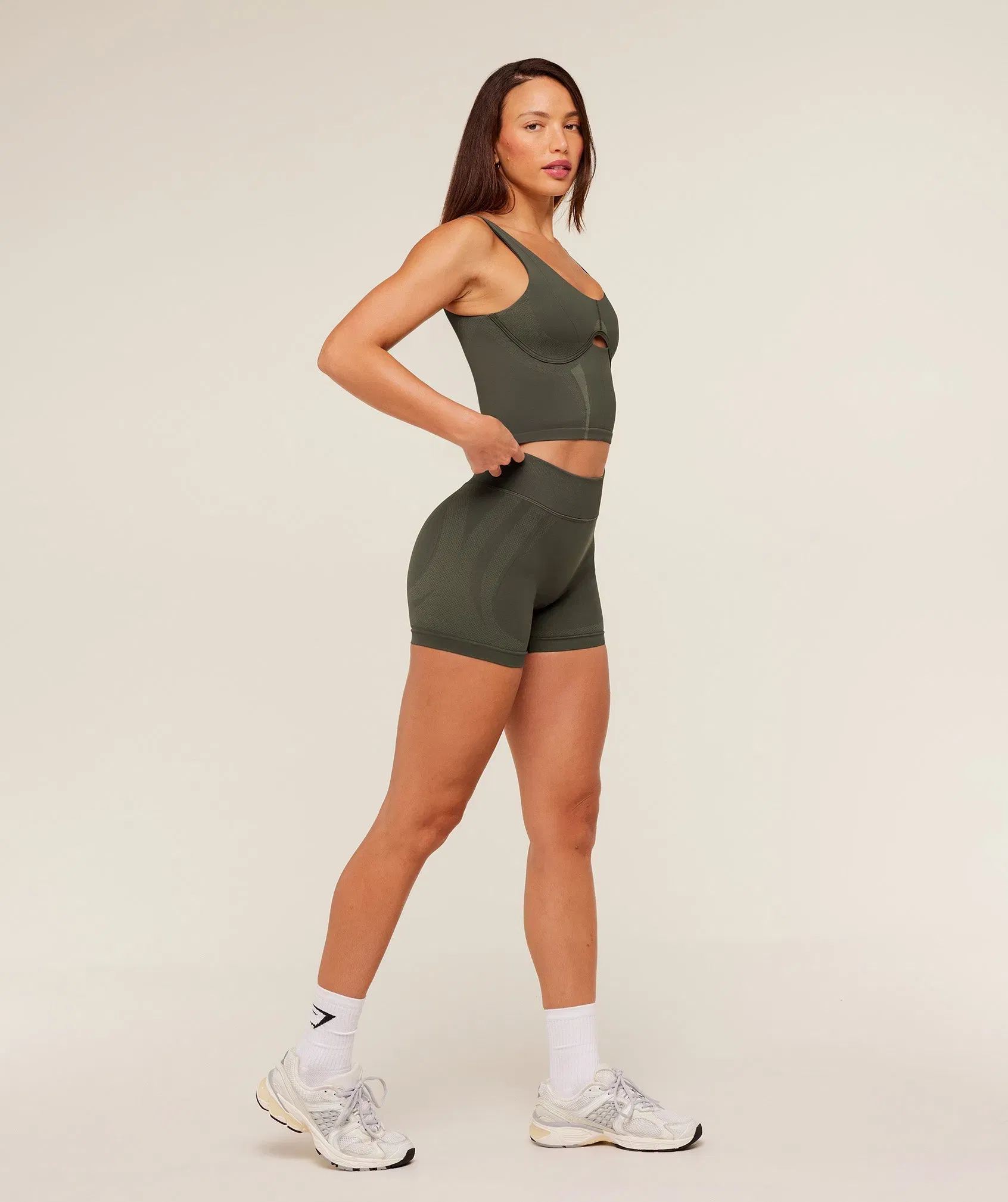 Gymshark Weekend Seamless Shorts - Strength Green / Grounded Green