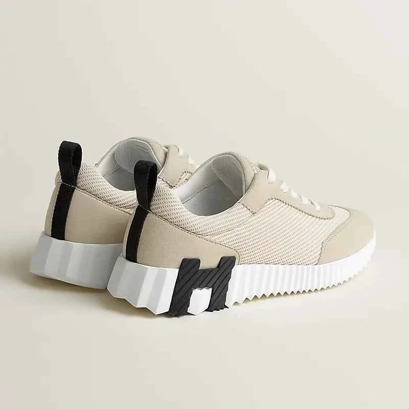 Bouncing sneaker