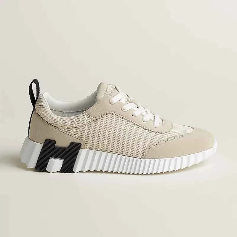 Bouncing sneaker