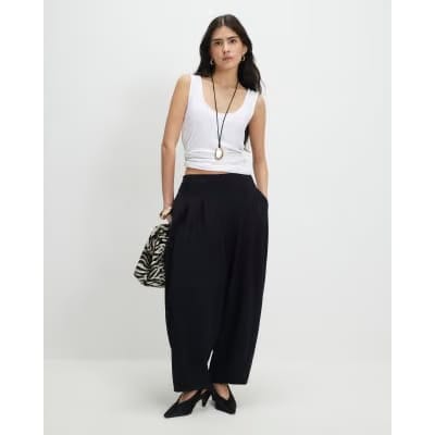 Petite Black Pleated Balloon Leg Trousers