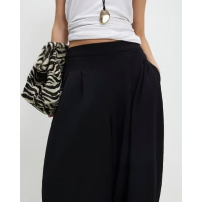 Petite Black Pleated Balloon Leg Trousers