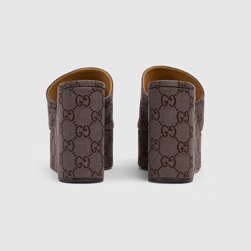 Sandalias con cuña Horsebit para mujer