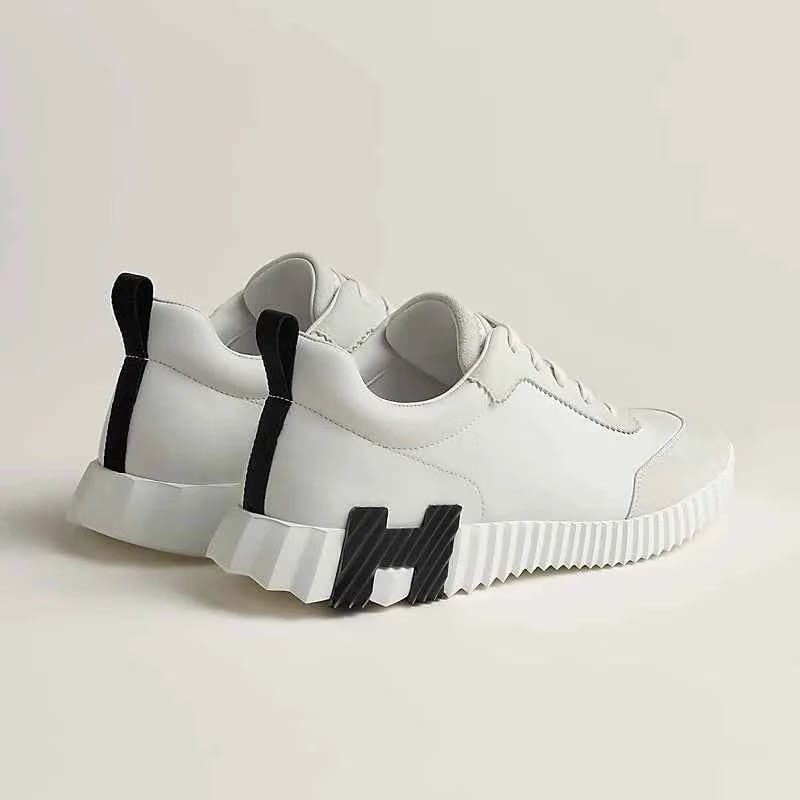 Bouncing sneaker