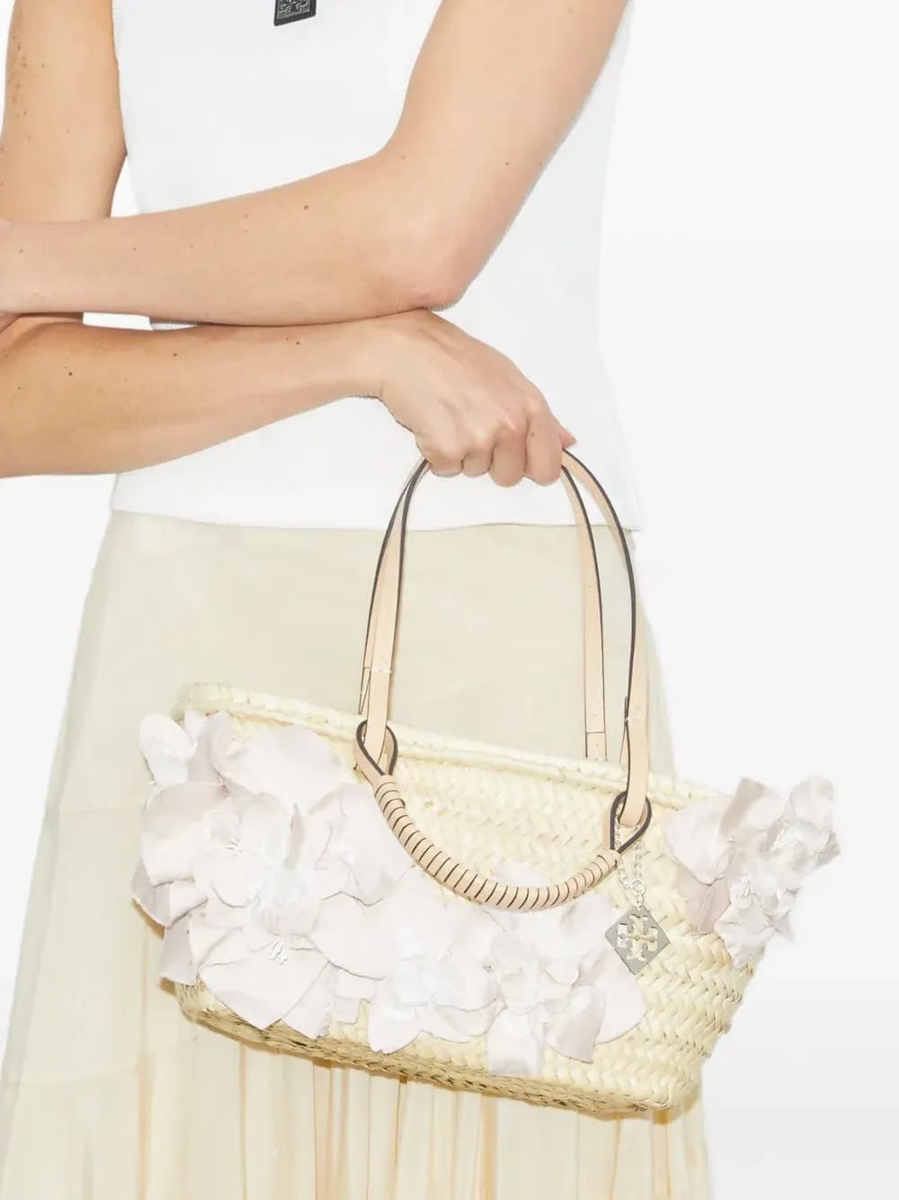 small straw tote bag