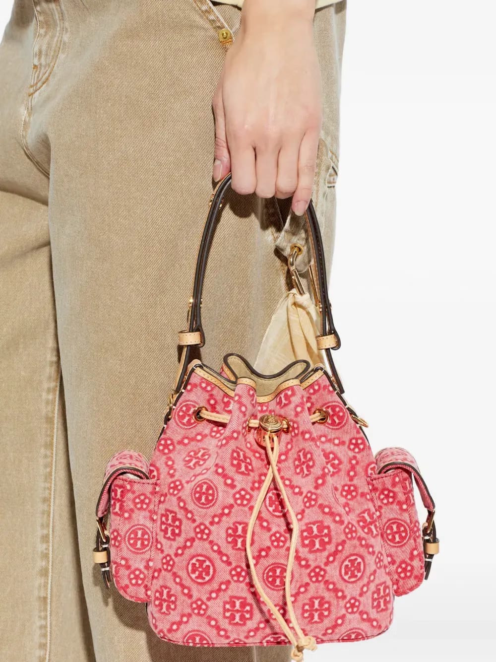 T Monogram bucket bag