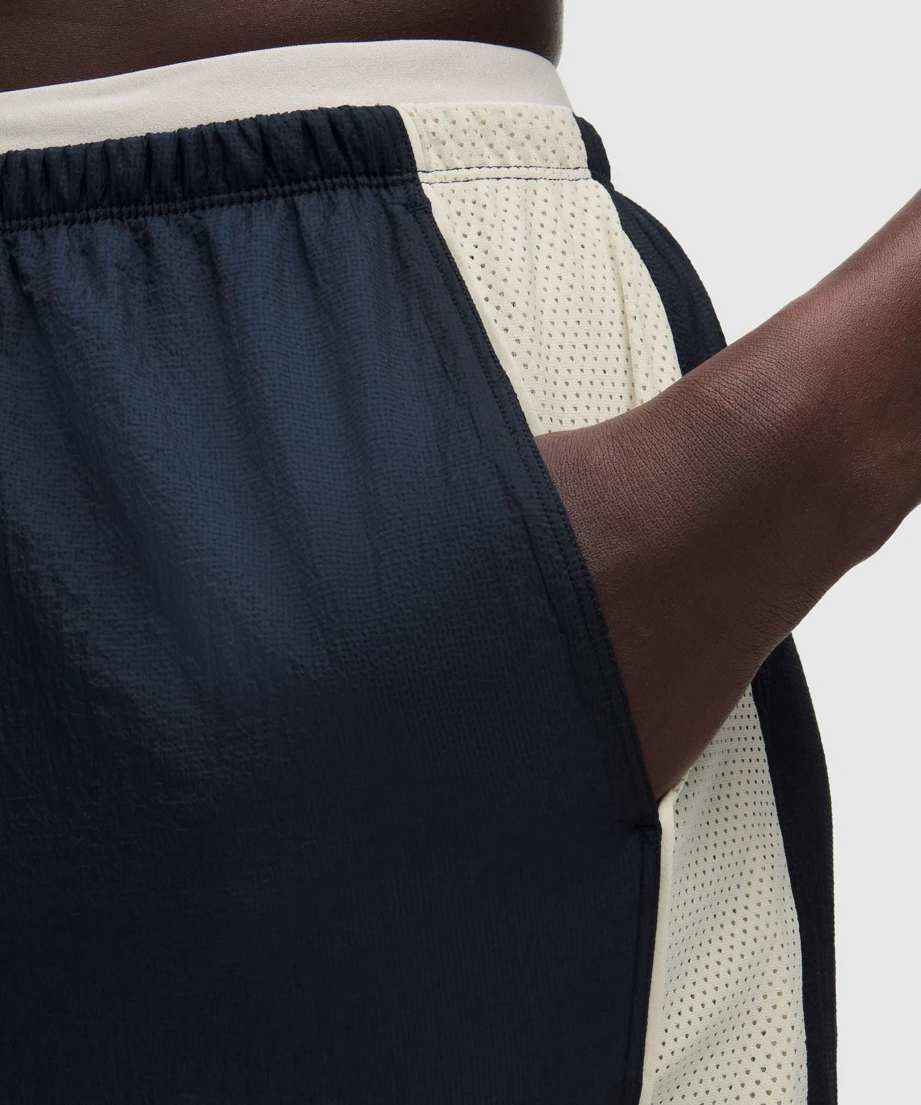Lululemon License to Train Textured Nylon Mid-Rise Pant