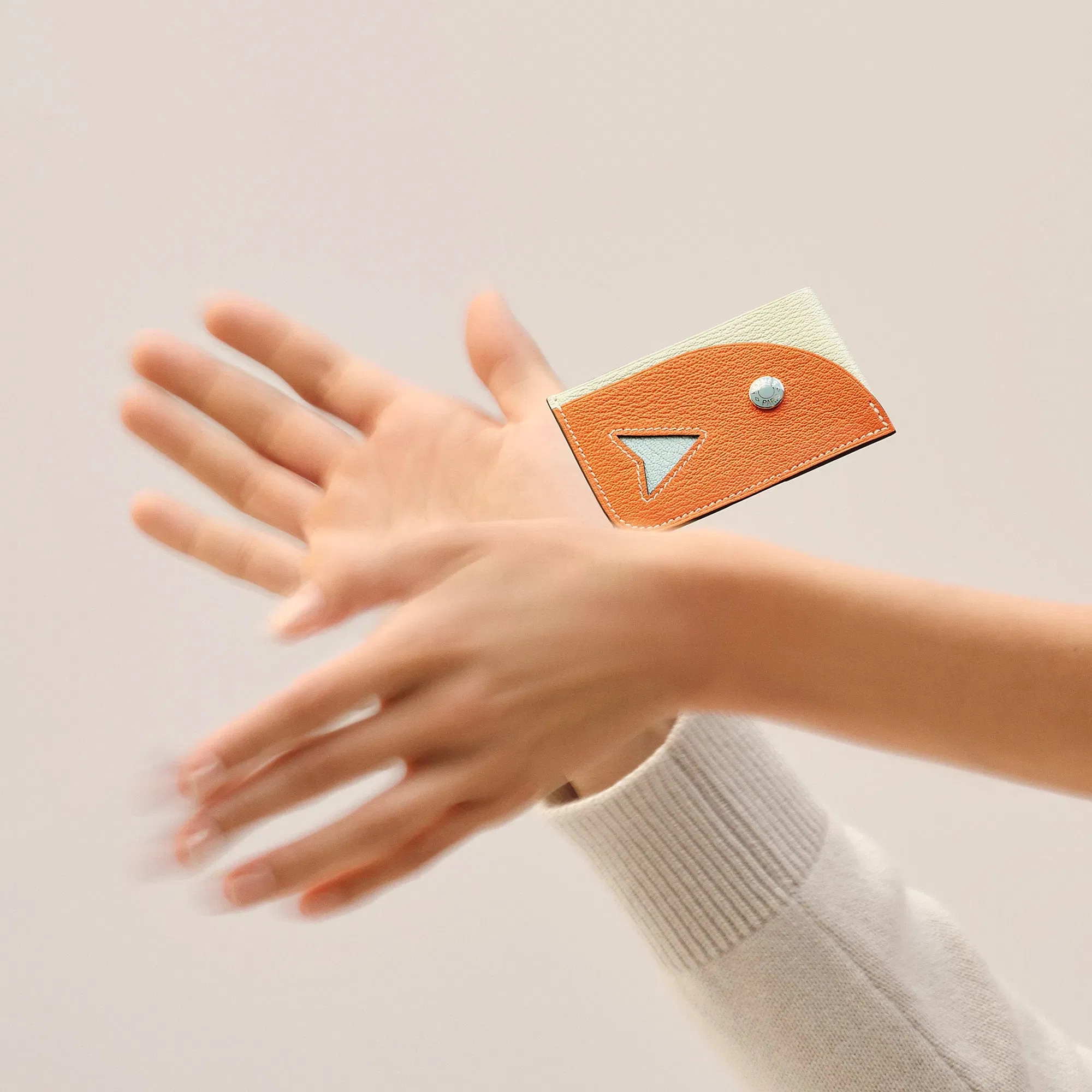 Hermes Poisson Card Holder Caramel