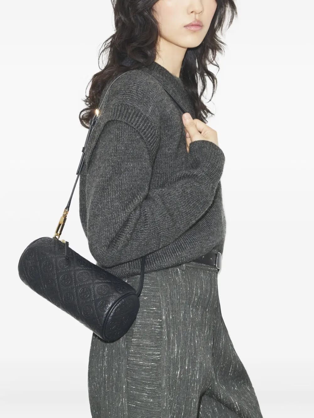 T monogram pebble cylinder bag