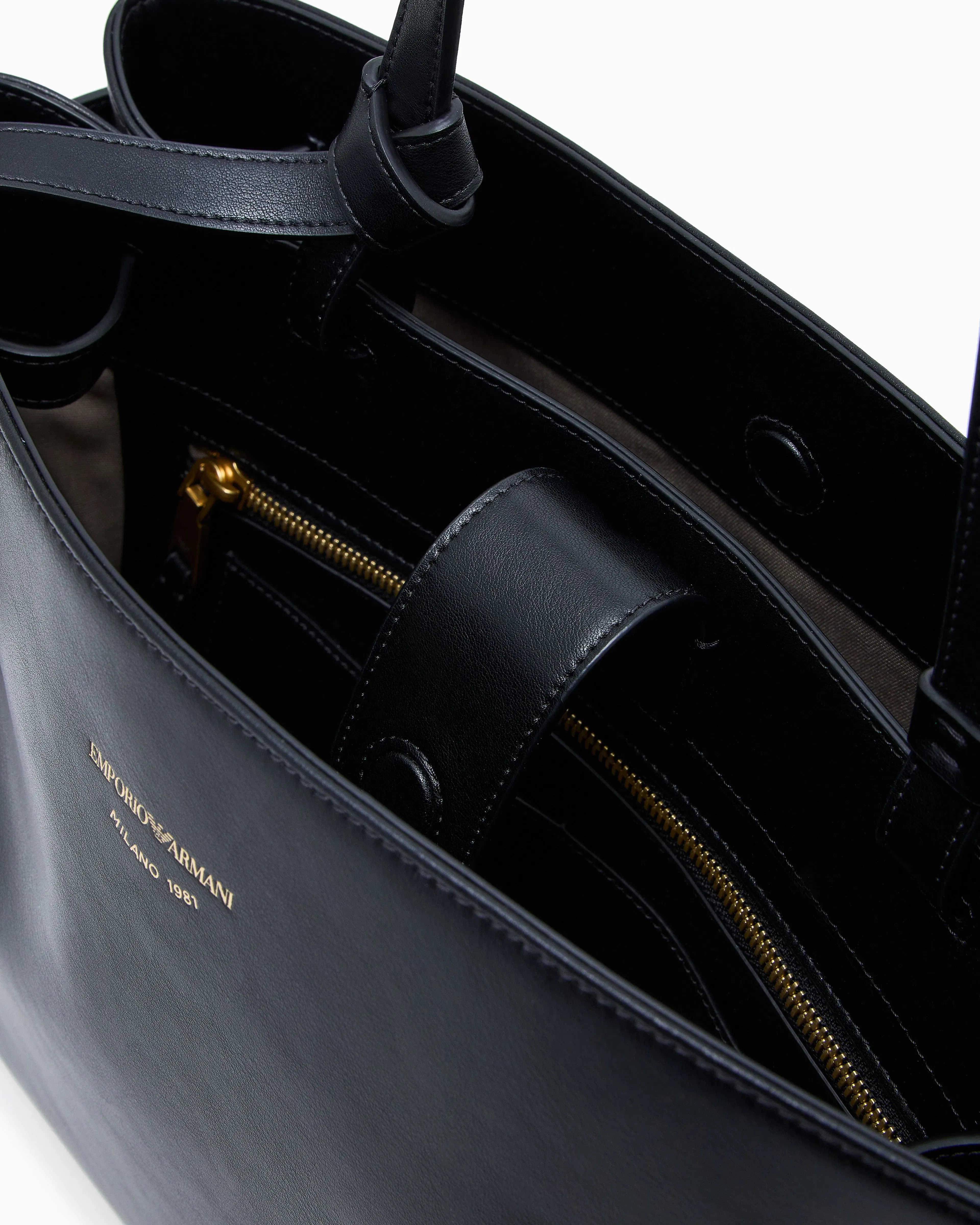 Emporio Armani Smooth leather shoulder bag