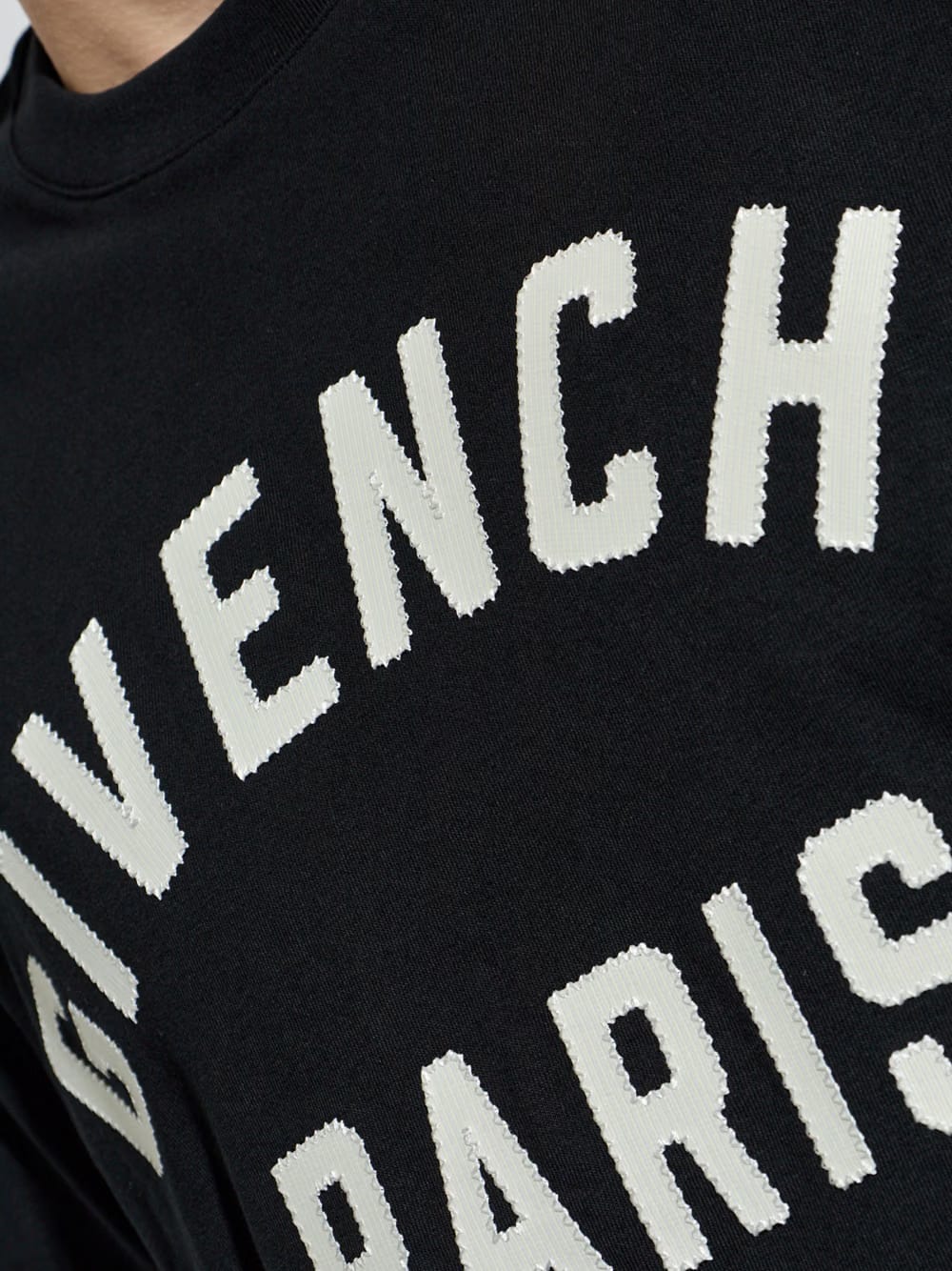 Givenchy Paris Logo Embroidered T-Shirt in Black