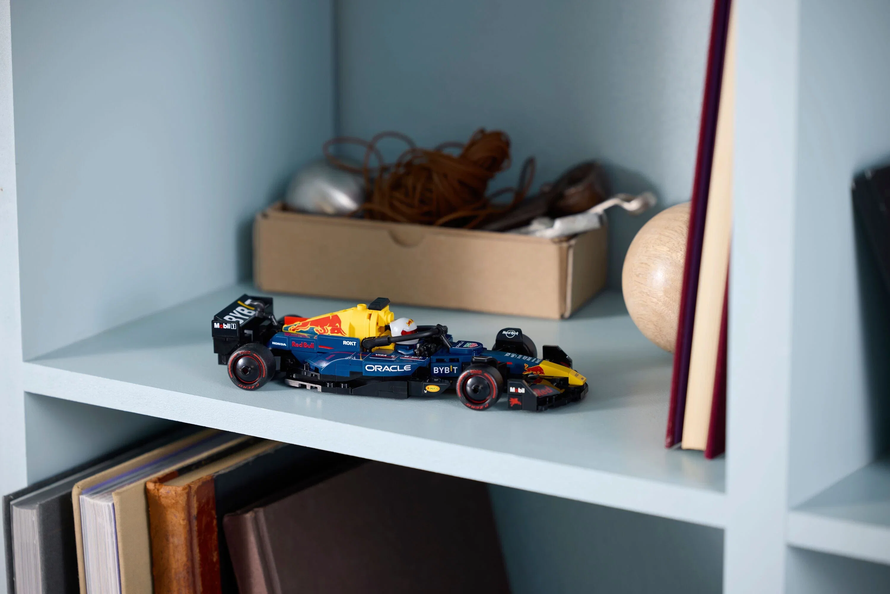 Lego Oracle Red Bull Racing RB20 F1 Race Car