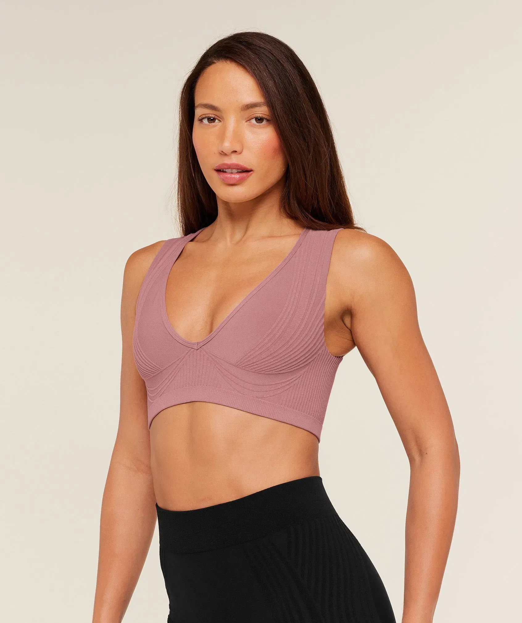 Gymshark Luxe Light Support Sports Bra - Calm Pink
