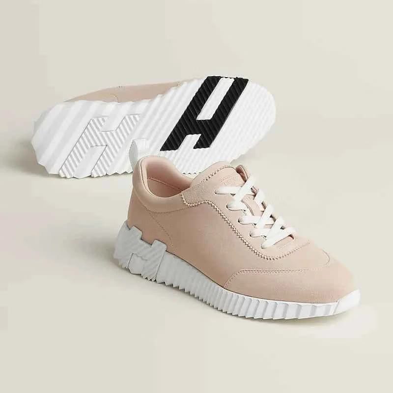 Bouncing sneaker