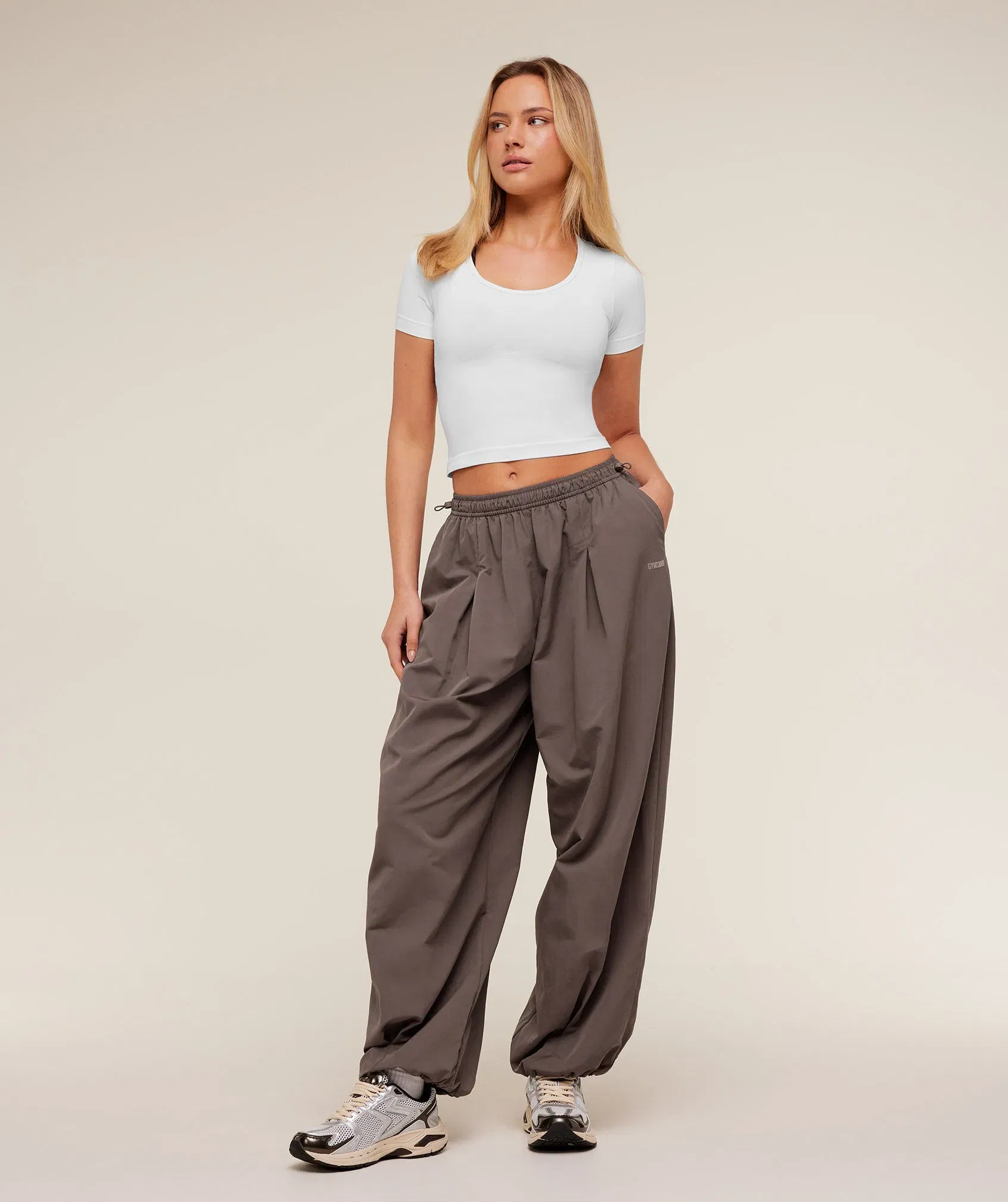 Gymshark Weekend Lifestyle Parachute Pant - Cool Brown