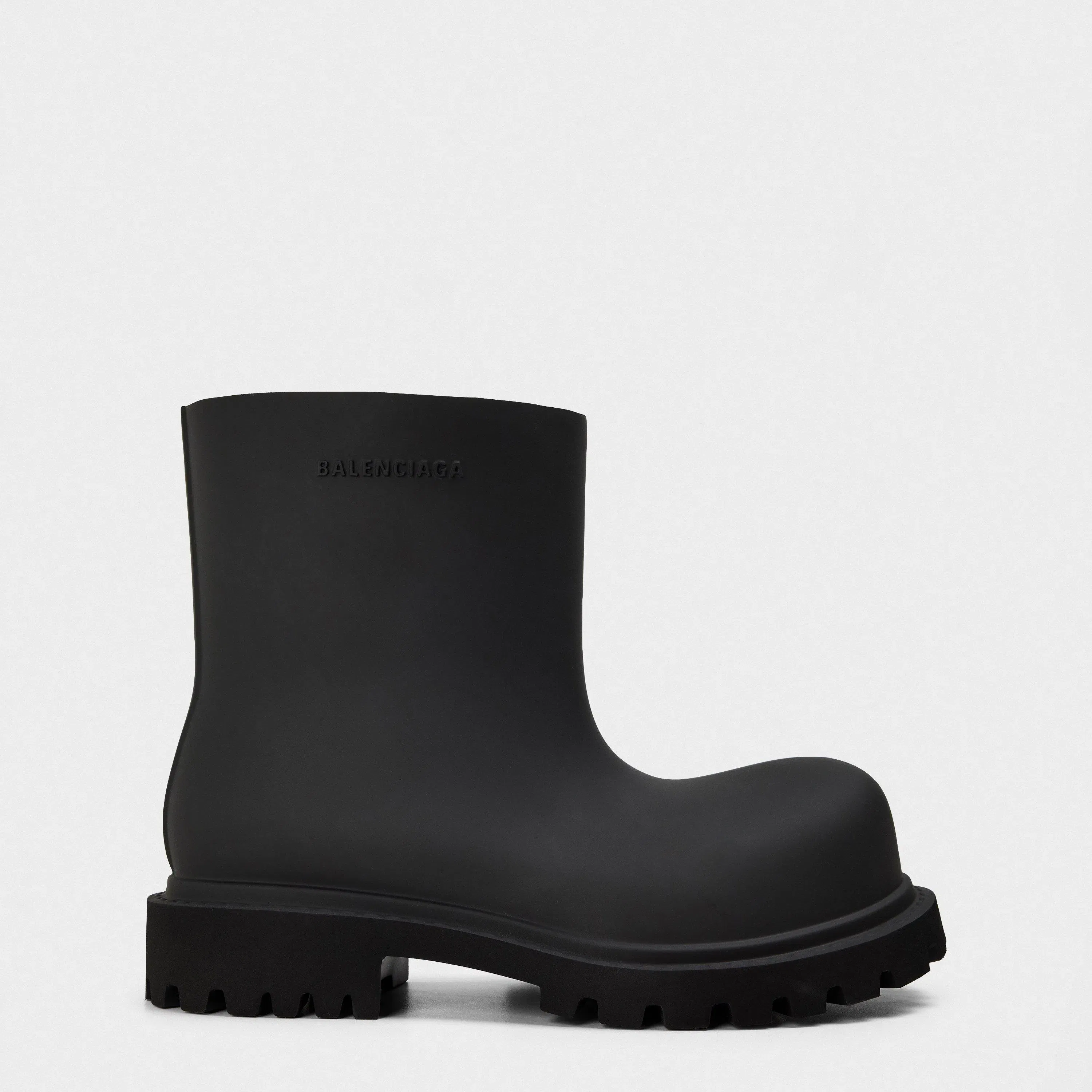 Minimalist Flat Ankle Boots