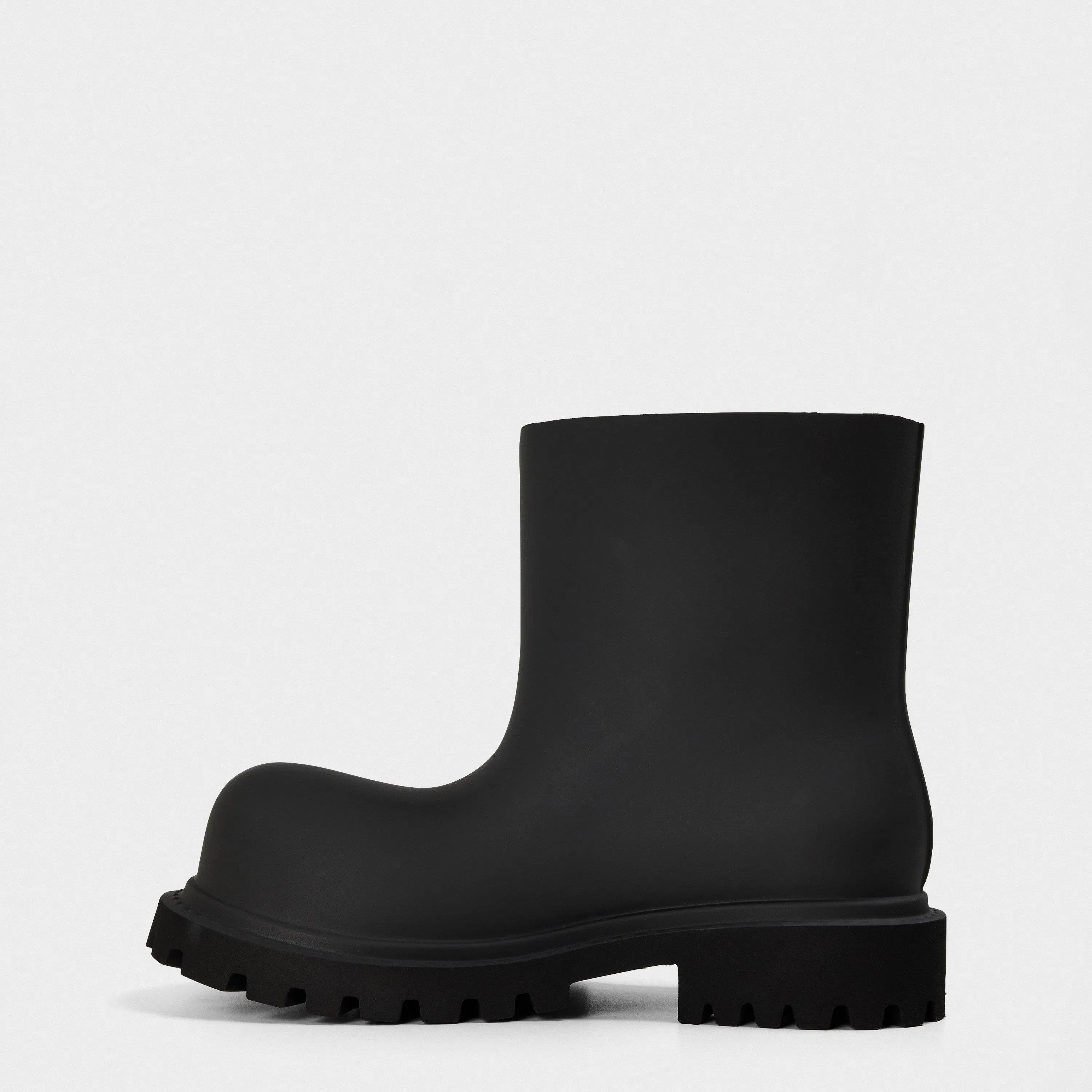 Minimalist Flat Ankle Boots