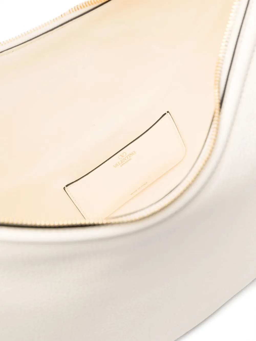 VLogo Signature leather shoulder bag