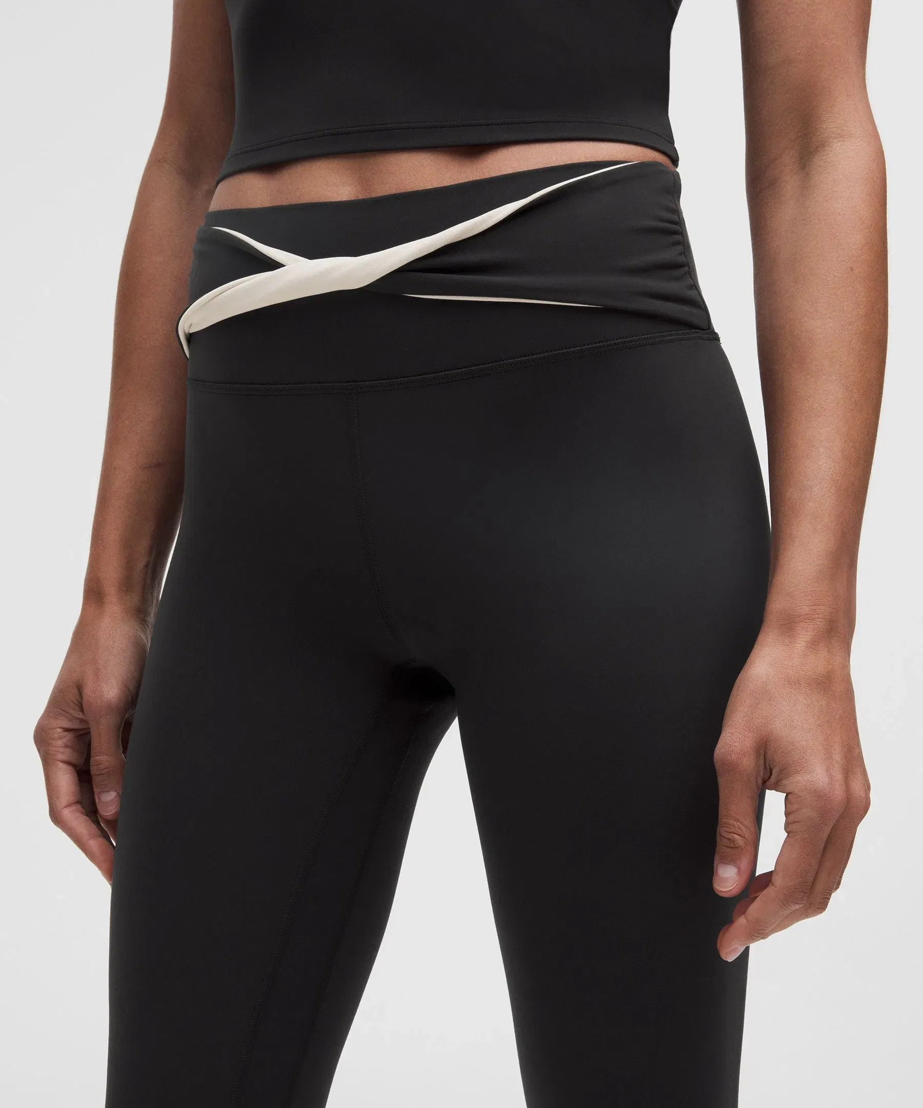 Lululemon Women's Nulu Twist-Front High-Rise Tight 25"