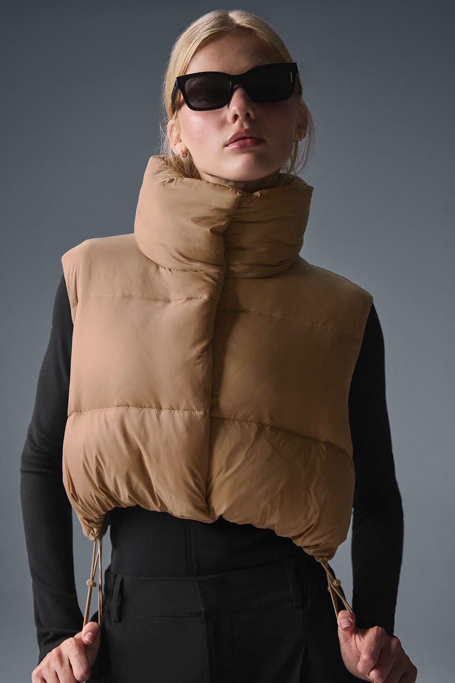 Alo Yoga Cropped Gold Rush Puffer Vest