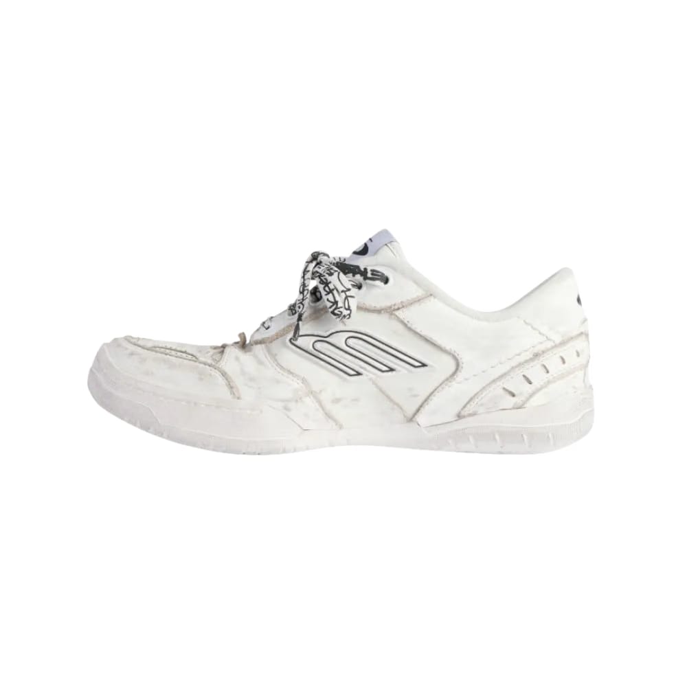 Balenciaga Hamptons Medium Worn-Out Sneaker In White