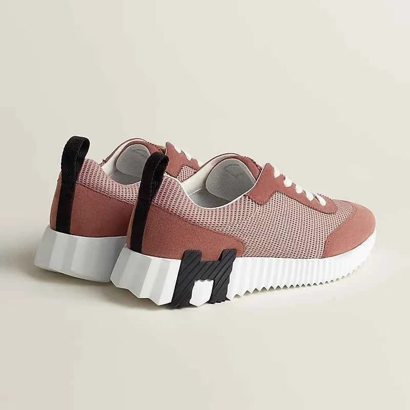 Bouncing sneaker