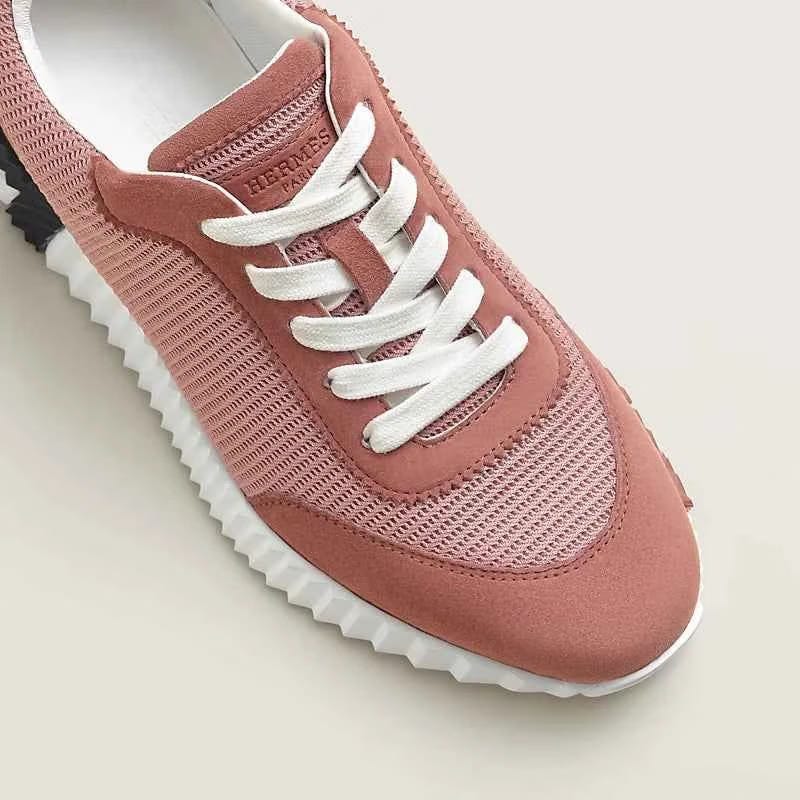 Bouncing sneaker