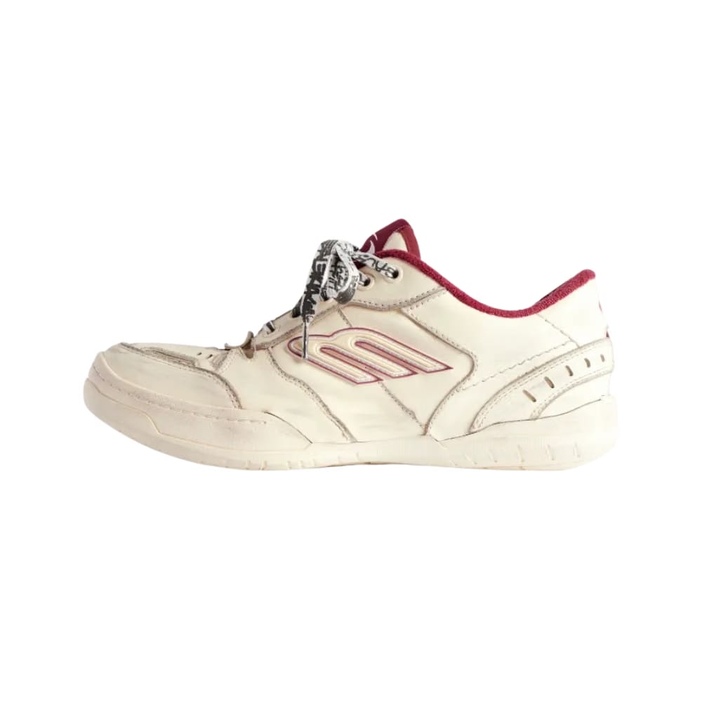 Balenciaga Hamptons Medium Worn-Out Sneaker In Off White