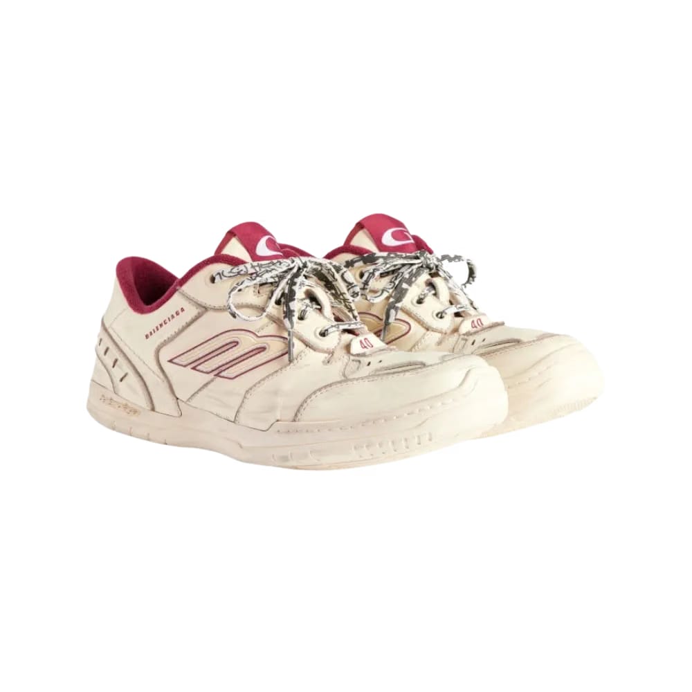 Balenciaga Hamptons Medium Worn-Out Sneaker In Off White
