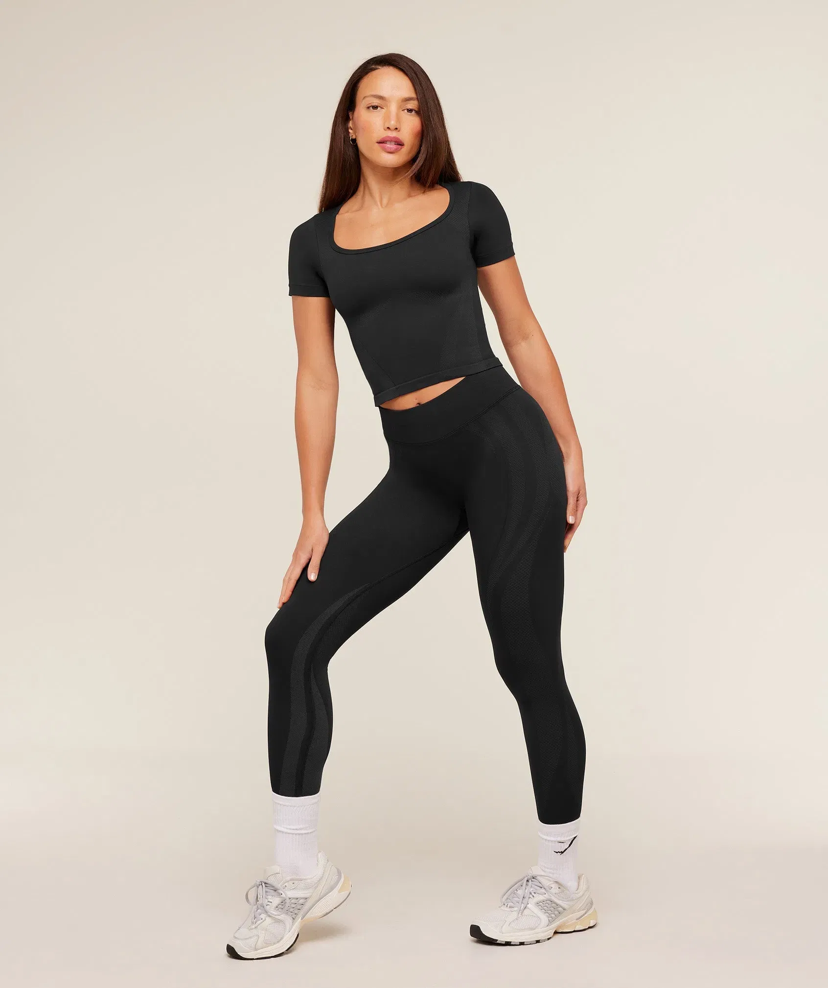 Gymshark Weekend Seamless Short Sleeve Top - GS Black/GS Asphalt Grey