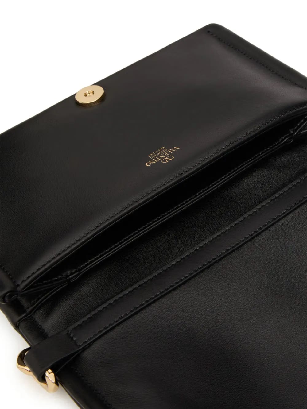 VLogo Chain leather clutch bag