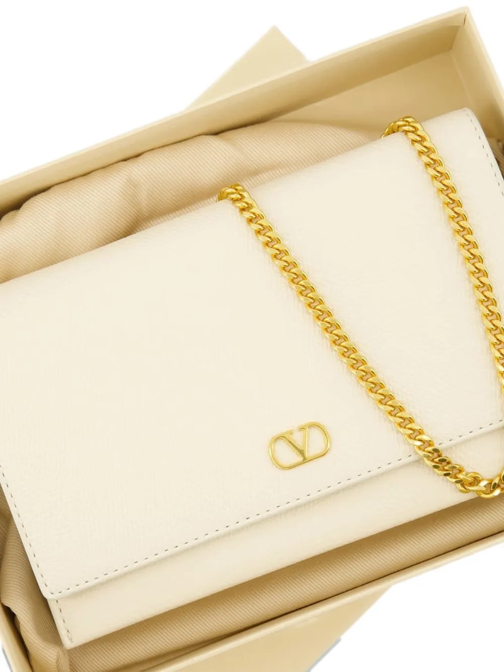 VLogo chain shoulder bag