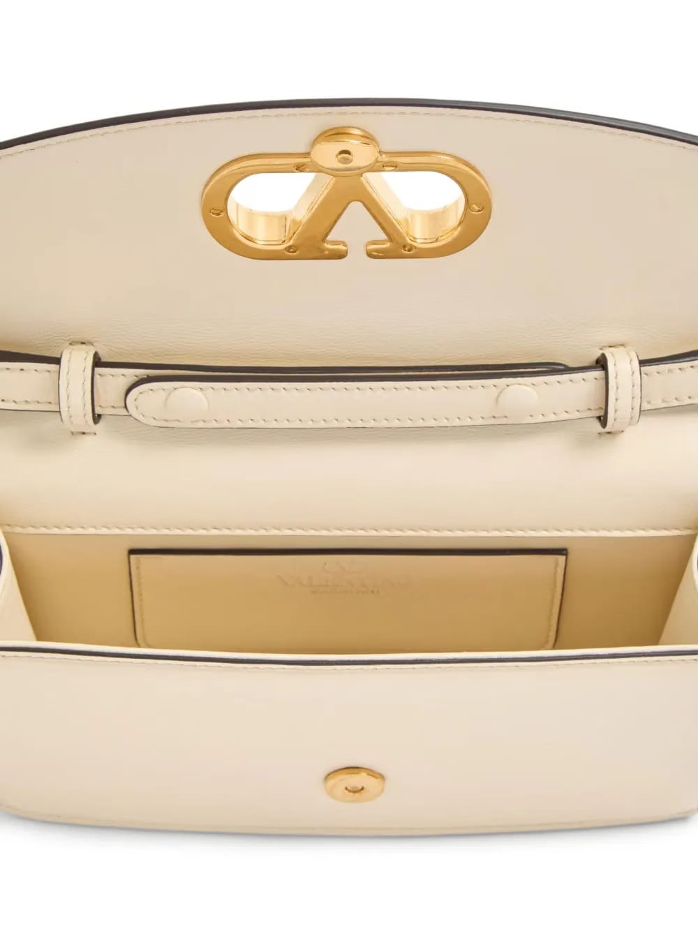 Vain clutch bag