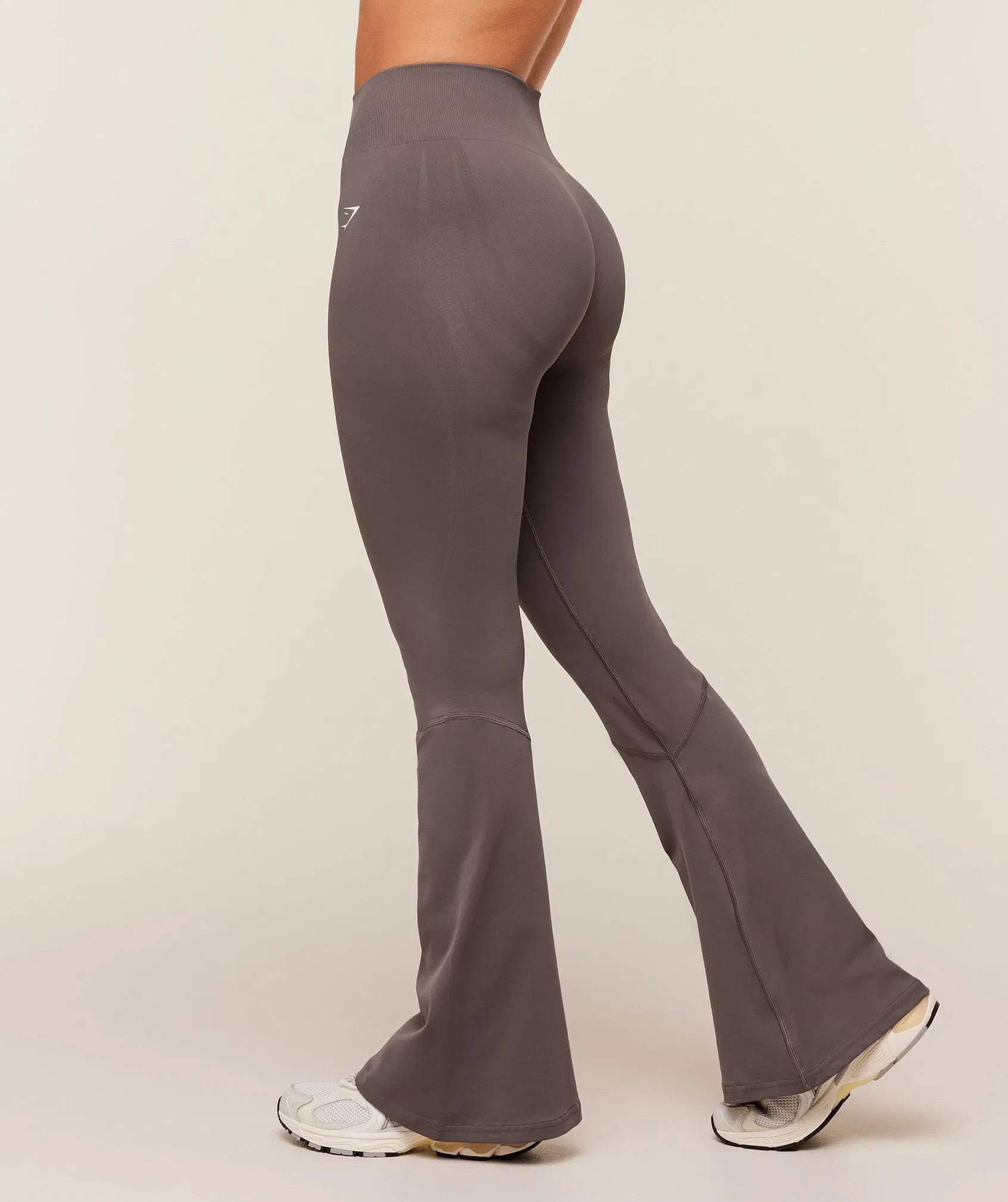 Gymshark Everyday Seamless Flared Legging 2.0 - Cool Brown