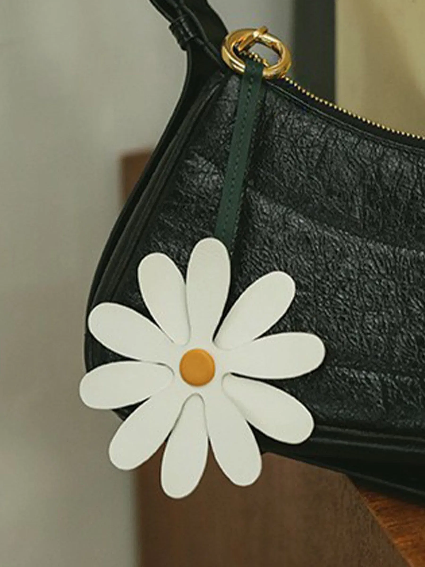 Songmont Leather Daisy Charm White