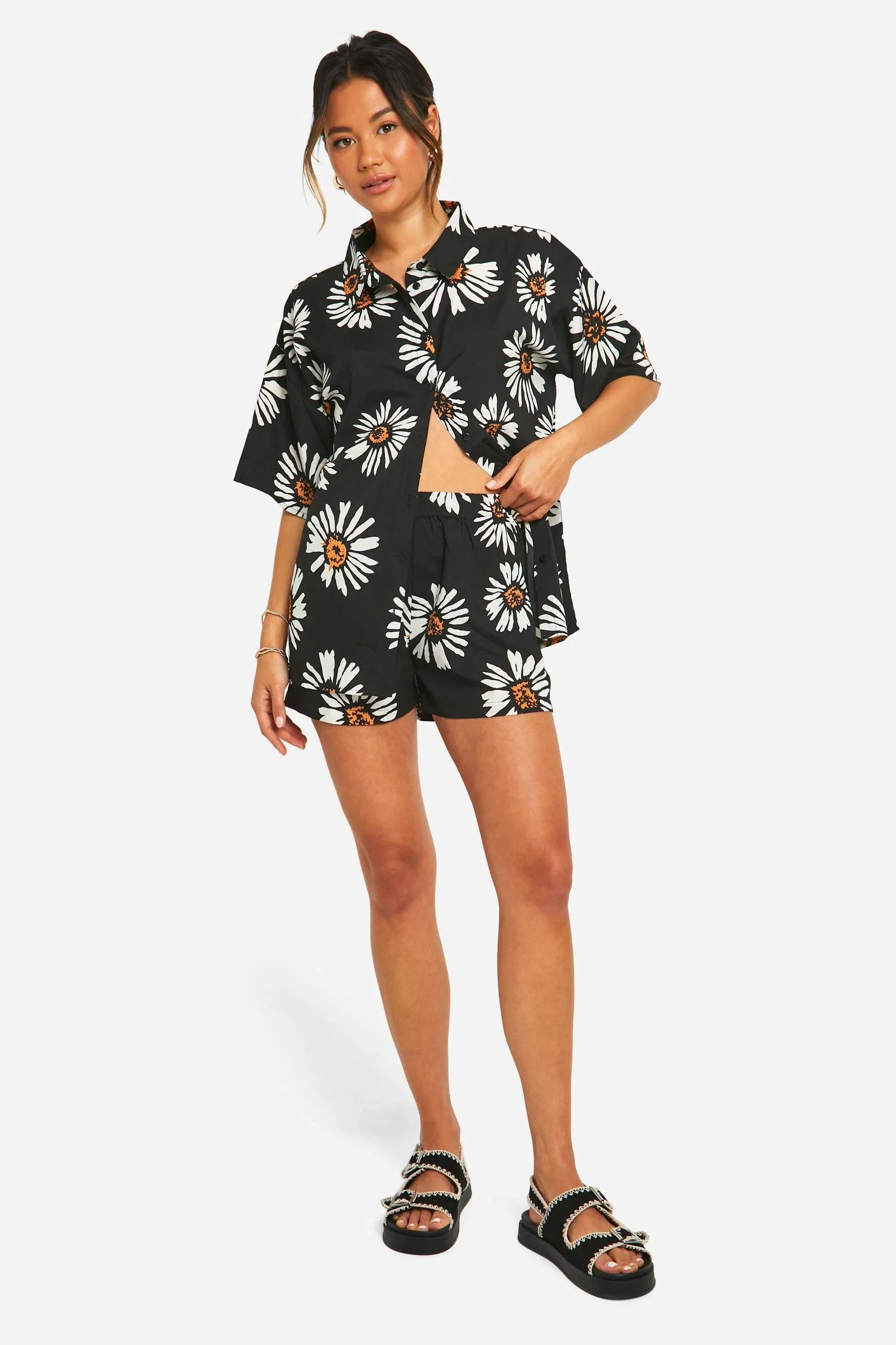 Daisy Floral Shorts