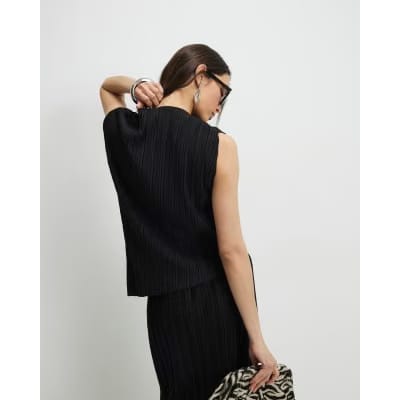 Black Plisse Asymmetric Hem Tank Top