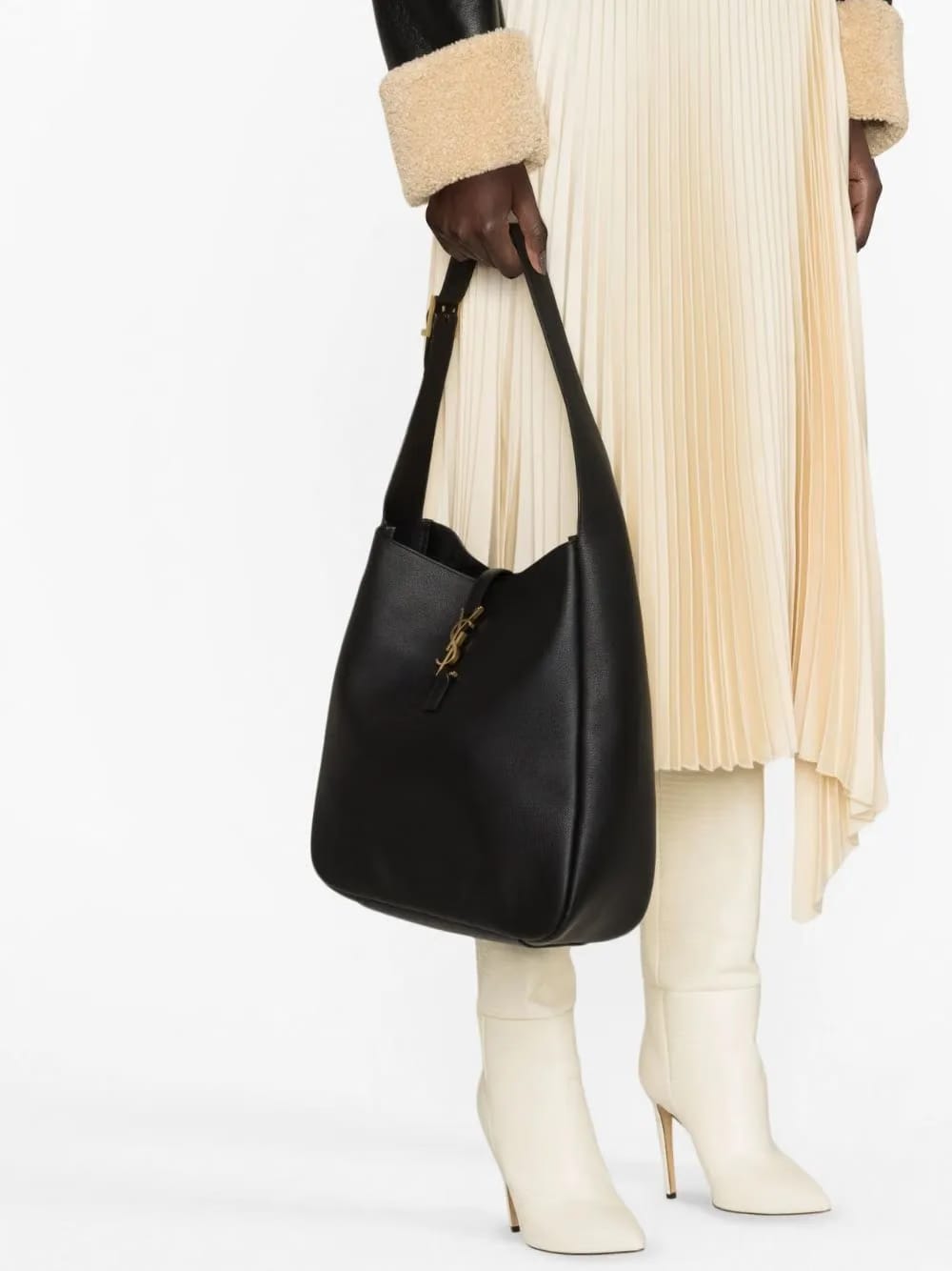 large Le 5 à 7 leather shoulder bag